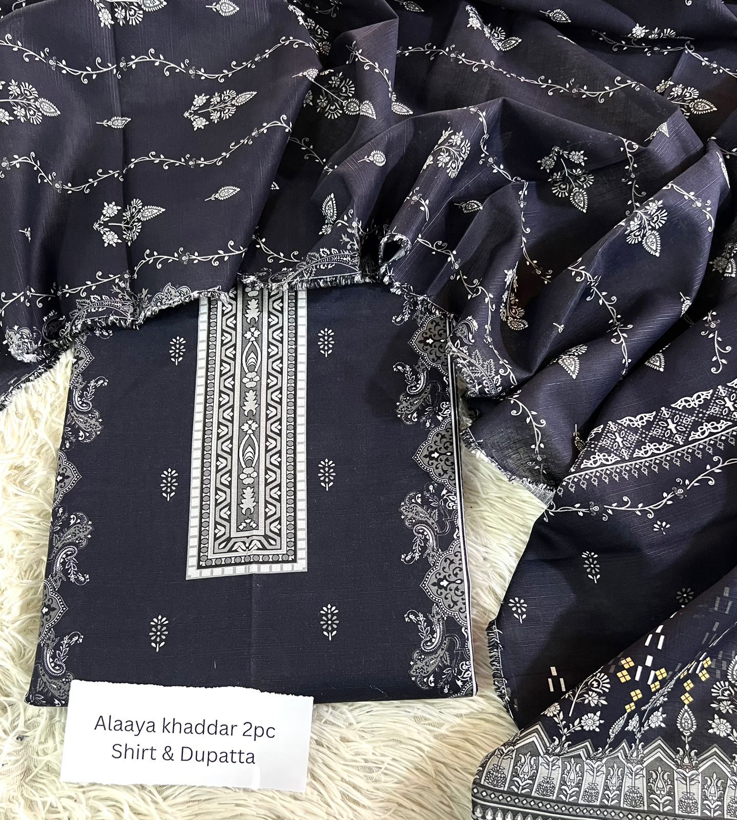 Alaya Khaddar 2-Piece Printed Winter Collection 2025 – Premium Khaddar Suit