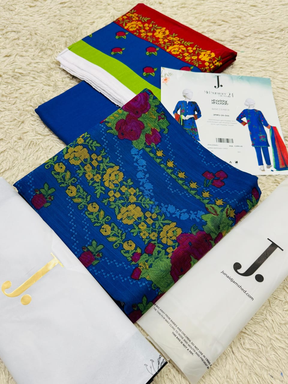 J. Outlet Stock β Original Khaddar Collection 2025 (3-Piece Unstitched Suit)