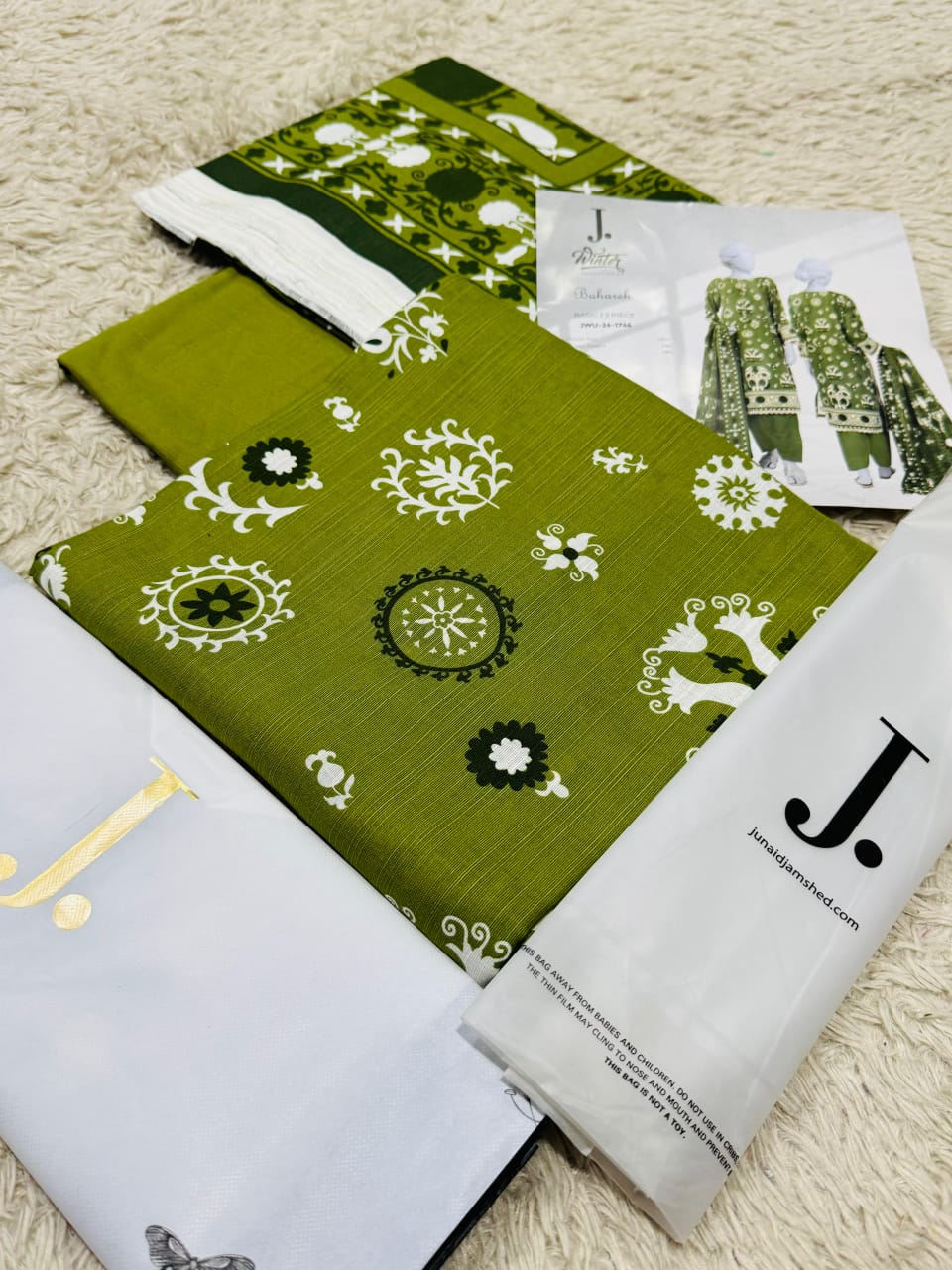 J. Outlet Stock β Original Khaddar Collection 2025 (3-Piece Unstitched Suit)