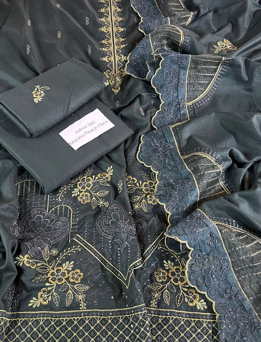 Johra Marina Peach 3-Piece Winter Collection 2025 – Heavy Embroidered Suit with Laser Cut Shawl